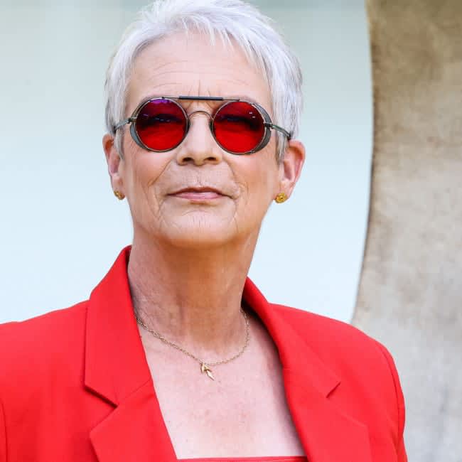 Jamie Lee Curtis fought back tears when she learned of the LA wildfires:  'Literally where I live' ｜ BANG Showbiz English