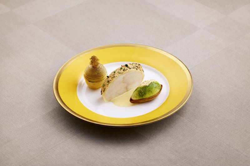 NOBEL JUBILEE ノーベル賞晩餐会用に作られたもの ノーベルの命日である12月10日。 毎年この日に、ノーベル賞授賞式が行