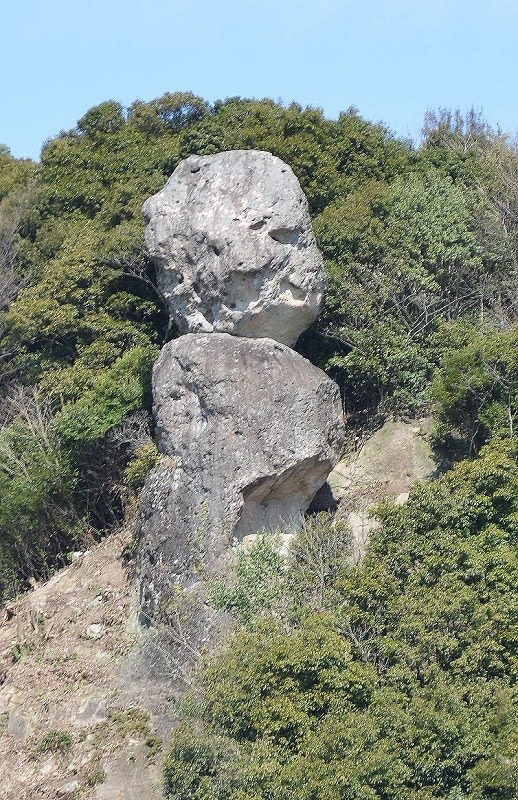 岩晴れ 受験生 落ちない岩 で験担ぎ 時津 さばくさらかし岩を合格祈願グッズに 長崎新聞