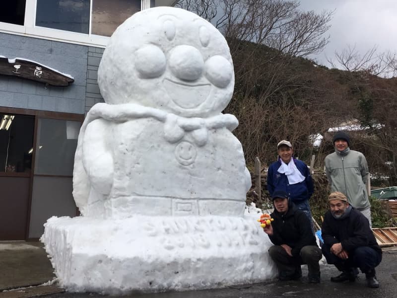 巨大雪だるま お目見え 五島市奈留島 ｜ 長崎新聞