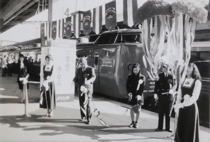 平成の長崎 特急ハウステンボス号 博多駅から１番列車 平成４ １９９２ 年 長崎新聞