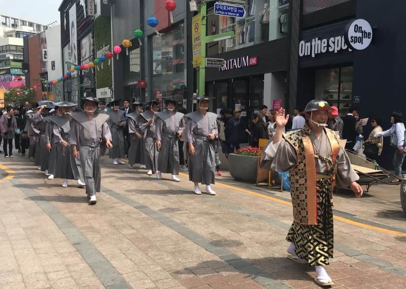 朝鮮通信使 再現パレード 日韓、総勢1500人参加 長崎新聞 2019/05/05 [0020] 公開