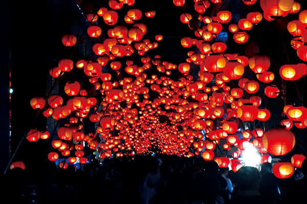 日本三大火祭りの一つ 約600年の歴史 山口七夕ちょうちんまつり 8月6日 7日 サンデー山口