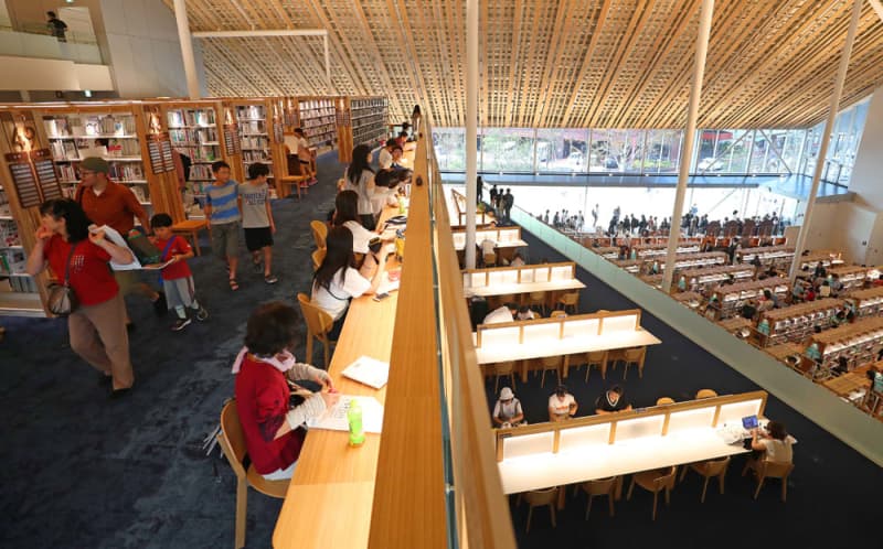 飯田市立中央図書館