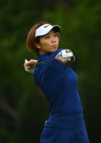 速報 葭葉ルミらが首位タイ 賞金女王 鈴木愛は首位と3打差でプレー中 Portalfield News