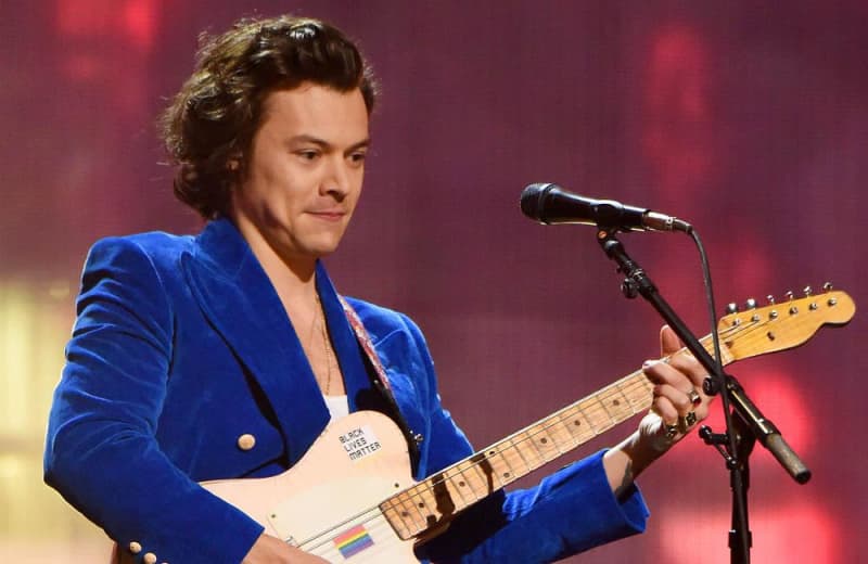 Harry Styles to read bedtime story for Calm meditation app ｜ BANG