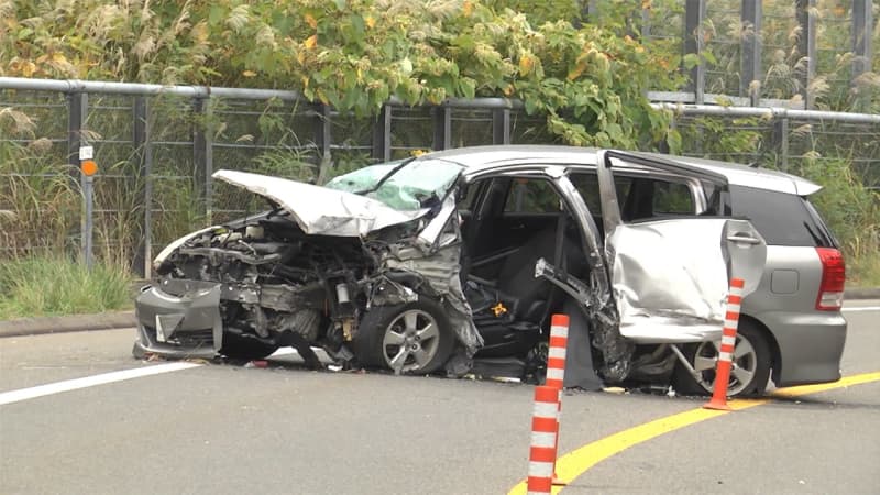 秋田道で7人乗りワゴン車衝突 東京からの旅行者死傷 Portalfield News