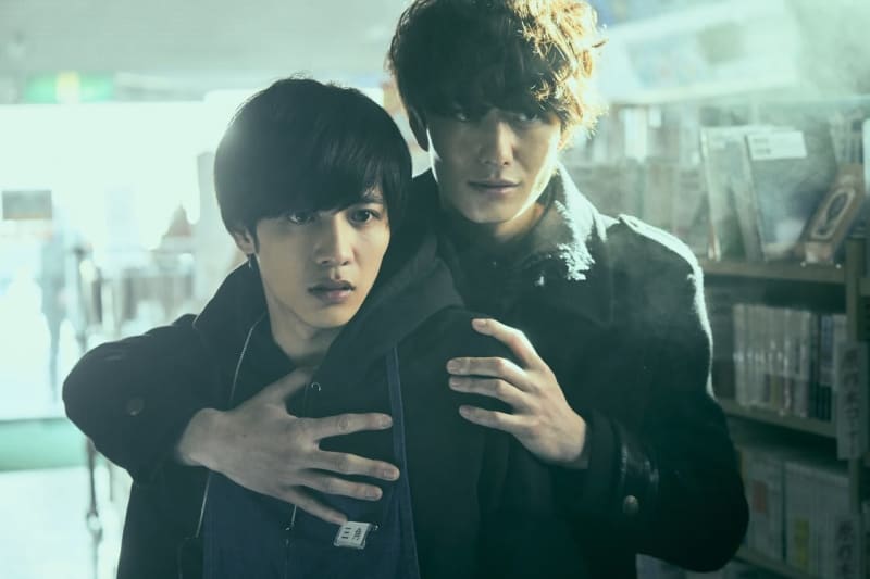 平手友梨奈 出演映画 さんかく窓の外側は夜 週末興行ランキング実写映画第1位に Portalfield News