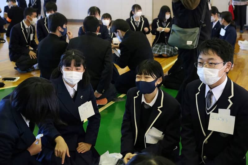 放射線被害の町学び合い 長崎南高生が福島の生徒と交流 長崎新聞
