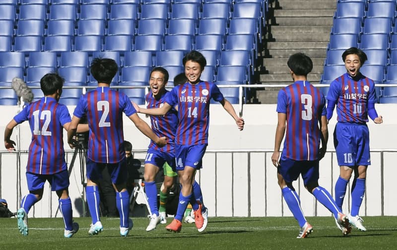 決勝は山梨学院と青森山田 全国高校サッカー選手権 Portalfield News