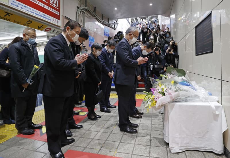 東京の駅ホーム転落死から年 留学生母 息子の夢受け継ぐ 共同通信