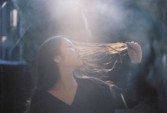 阿部真央 ドラマparavi おじさまと猫 エンディングテーマで話題の新曲 ふたりで居れば を Portalfield News