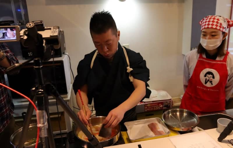 給食にもっと和食を Ja全中などオンラインセミナー 県内の栄養教諭ら対象 料理人が献立提案 実演指導 長崎新聞