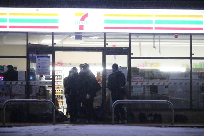 諫早でコンビニ強盗 男 現金28万円奪い逃走 長崎新聞