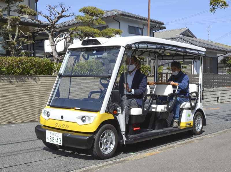 住宅街で自動運転カートが試運転 大阪 河内長野市 5月実用化へ 共同通信