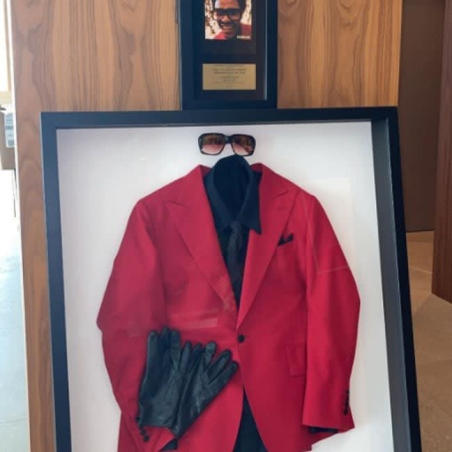 The Weeknd hangs up his red suit at 2021 Billboard Music Awards