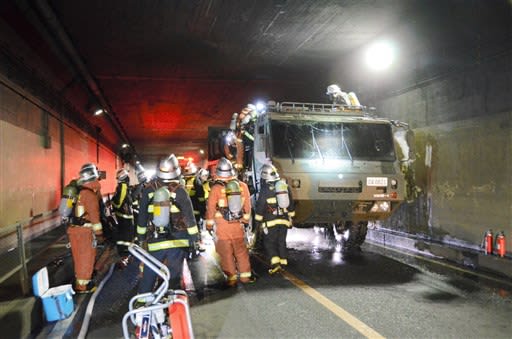 陸自ミサイル発射車両 トンネル内で出火 熊本県菊陽町 複数の模擬弾装備 熊本日日新聞