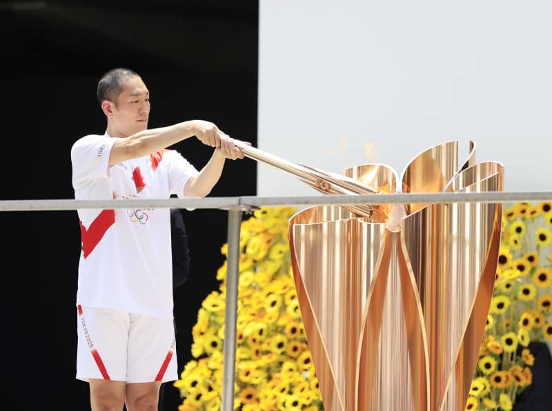 五輪聖火 東京都庁にゴール 121日間 1万人がつなぐ 共同通信