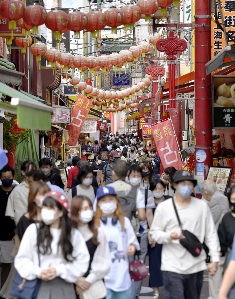 人出 7割超で前週比増 駅や繁華街 宣言解除で 共同通信