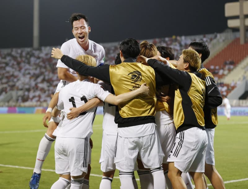日本 最終予選2位に浮上 サッカーw杯 オマーン下す 共同通信