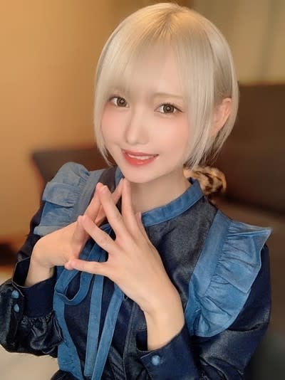おねがいダーリン 見て聞いて コスプレイヤー篠崎こころがセルフィ披露 Portalfield News