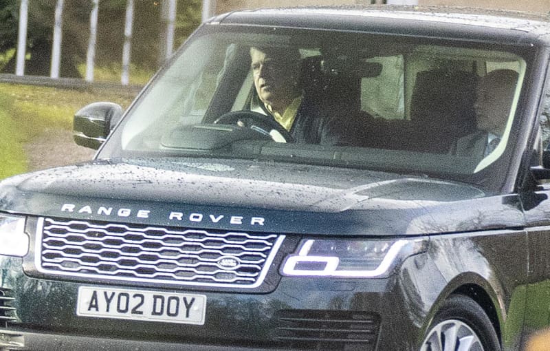 Prince Andrew Looks Upset & Nervous For Lunch With Queen, Hours Before His 'Deal' With Convicted Sex Offender Jeffrey Epstein Is Set To Be Exposed 7 origin 1
