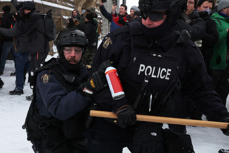 Canadian police arrest dozens to sweep protesters from parliament area 12 origin 1