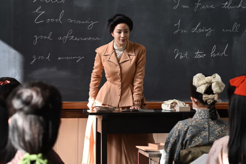 Suzu Hirose Shows Off Her Passionate Teacher Special Drama Umeko Tsuda International Student Who Became A Bill Shinba Portalfield News