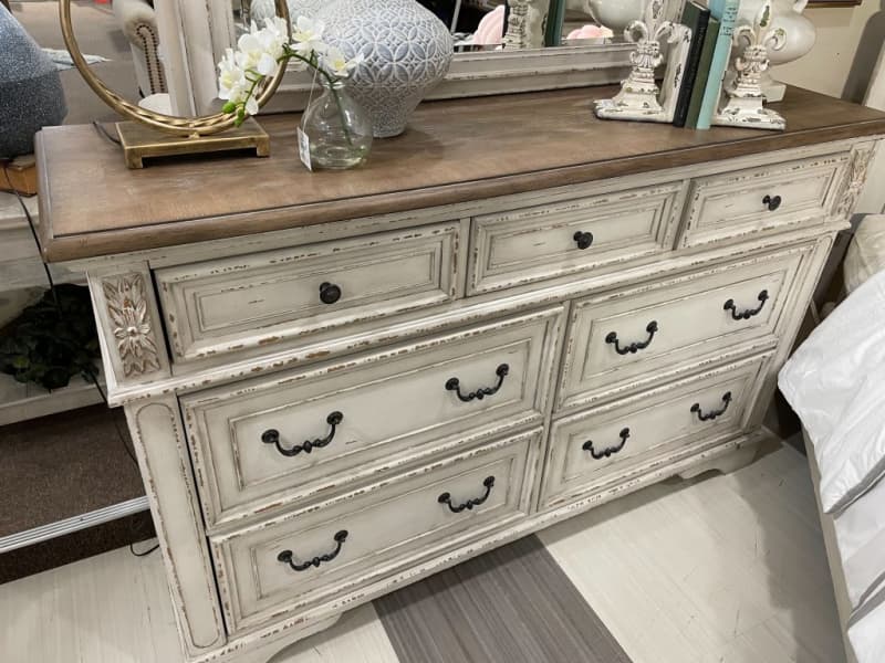 一般的な日本の部屋でも アメリカ映画 のような空間にする秘けつ ディストレス加工と壁紙に注目 Portalfield News