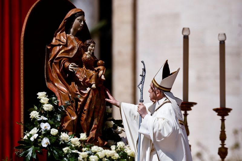 On 'Easter of war', pope implicitly criticises Russia over Ukraine 6 origin 1