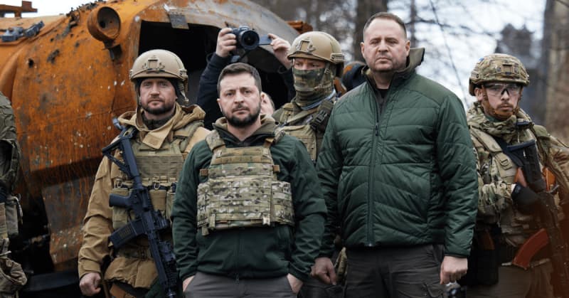Volodymyr Zelenskyy Warns The World 'We Must Prepare' For Russian Nuclear Attacks 8 origin 1