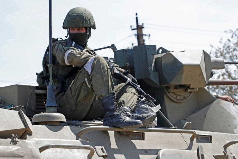 Civilians evacuated from Ukraine's Mariupol; U.S. Speaker Pelosi visits Kyiv 17 origin 1