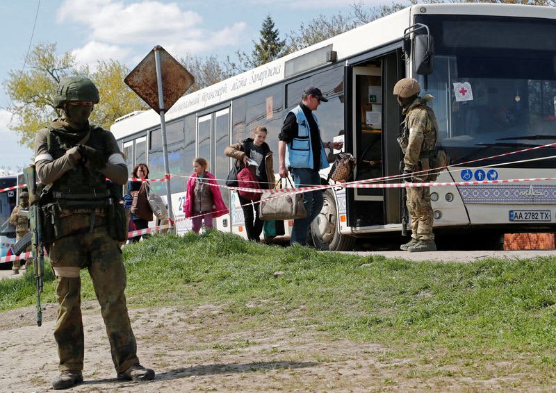 Civilians evacuated from Ukraine's Mariupol; U.S. Speaker Pelosi visits Kyiv 18 origin 1