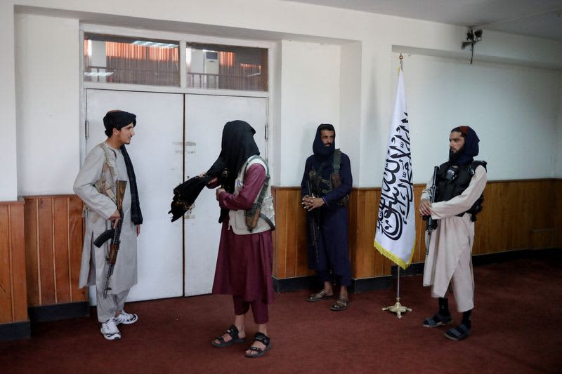 Taliban order Afghan women to cover faces again 9 origin 1