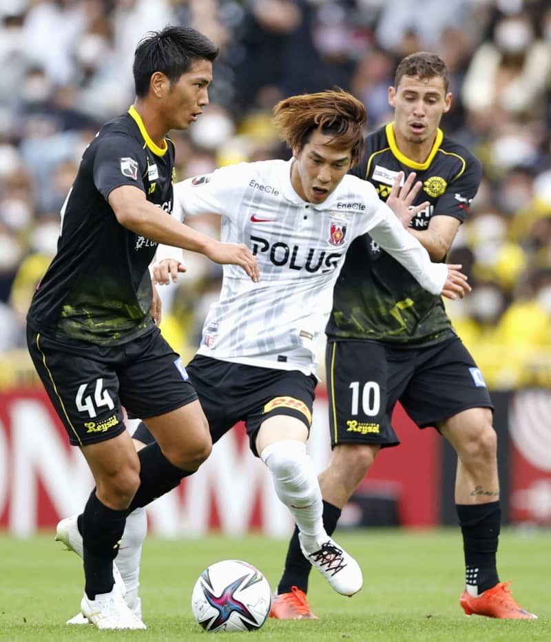 J1 柏はドローで4位に後退 鳥栖は5位 神戸は11戦未勝利 共同通信 J1 柏はドローで4位に後退 鳥栖は5位 神戸は11戦未勝利 共同通信