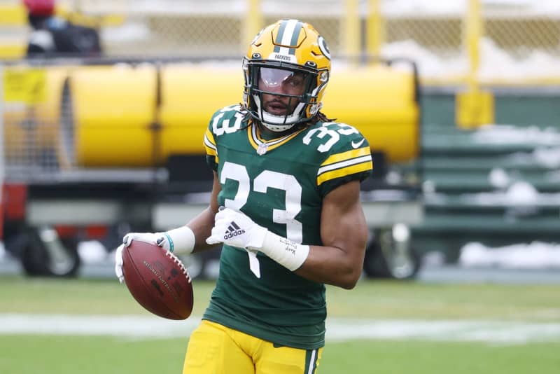Green Bay Packers running back Aaron Jones warms up prior to the NFC Champi...
