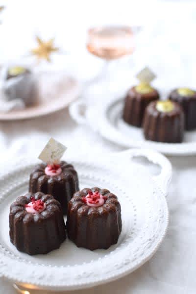 大人のクリスマスパーティーに!おしゃれな2色カヌレ