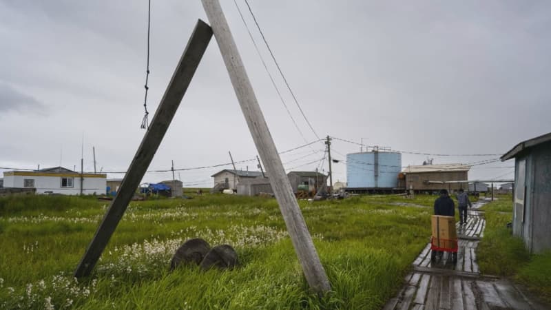 村が沈む…50年で約3度気温が上昇したアラスカで写真家が見た現実【愛媛発】