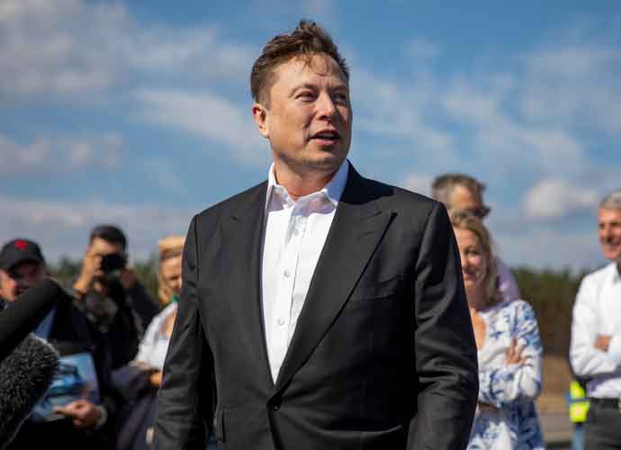Elon Musk Complains About Twitter Losing Revenu…