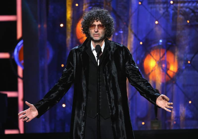 Howard Stern doesn’t ‘give a (bleep)’ if Twitte…