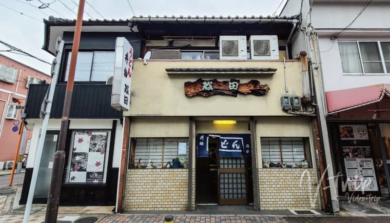 京都 1963創業 老舗食堂のあんかけのだし香る名物｢たぬきうどん｣とふわふわ玉子の他人丼！殿田食堂