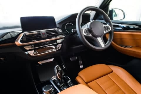 弁護士はどんな車に乗っている？　外車が多い？＜アンケート＞