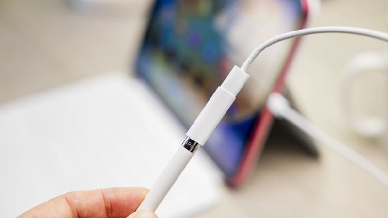 The strange limitations of the USB-C to Apple P…