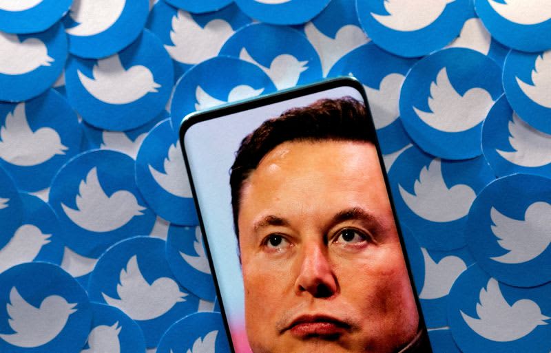 Elon Musk says he will find a new leader for Tw…
