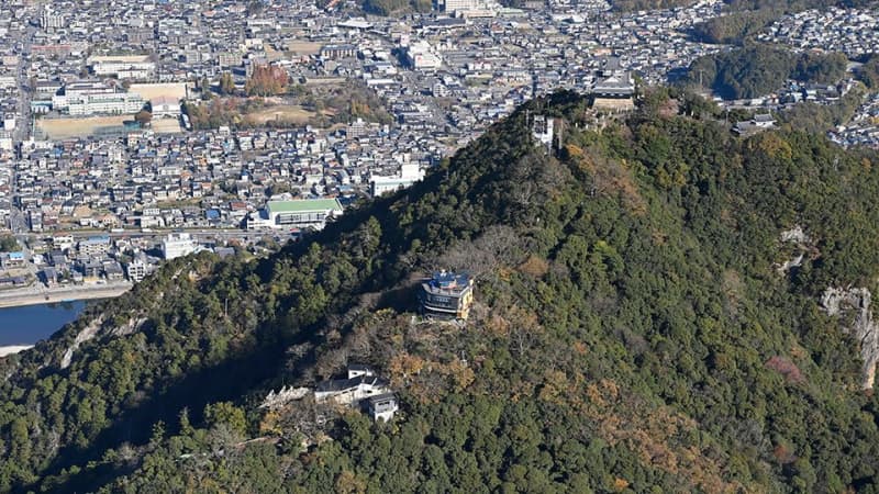 金華山「めい想の小径」山頂付近で男性倒れ死亡、一人で登山か　岐阜市