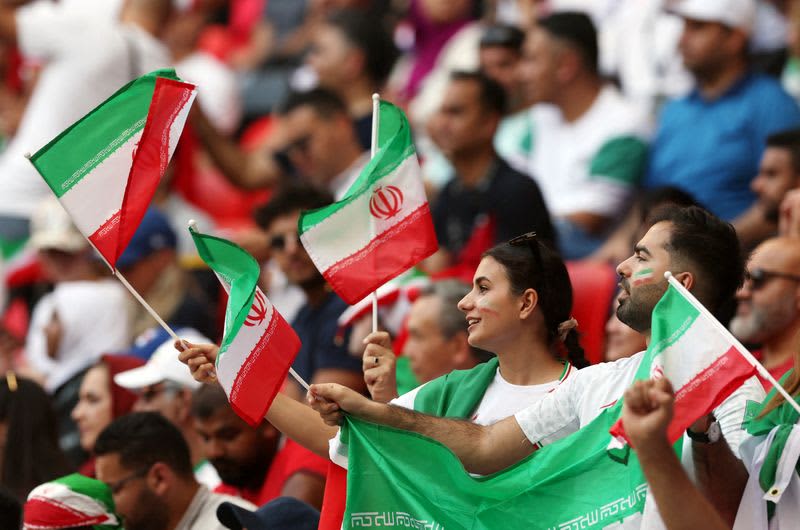 Iranian fans savor victory but fight over protests 40 origin 1