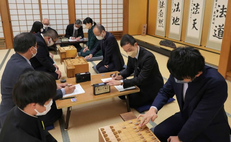 Amateur shogi hopes challenge professional shogi players Special game with Kioh Watanabe and others