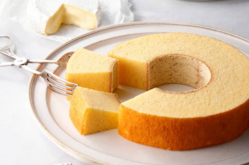 大阪梅田「チーズガーデン」に濃厚なチーズが香る「チーズバウム」新登場！