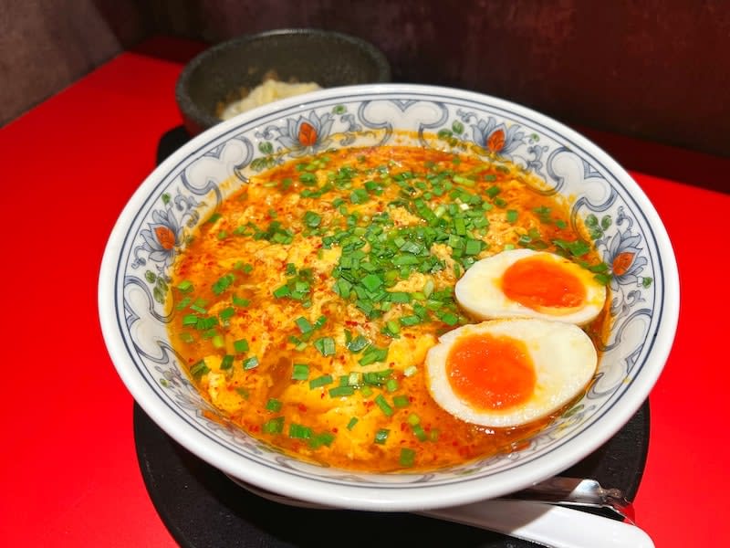 Minami Koshigaya "Sanshin" is convinced even if you like super spicy!The umami-spicy ramen with 6 levels of spiciness is excellent with fluffy soup.