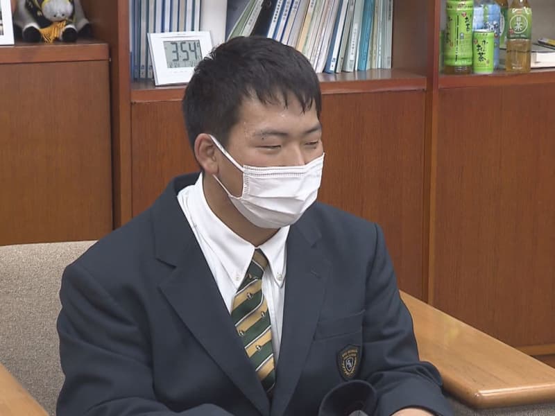 Gifuko Rugby "Break through the second round and spend the New Year in Hanazono" Pledge at the Gifu Kasamatsu Town Office before the national tournament